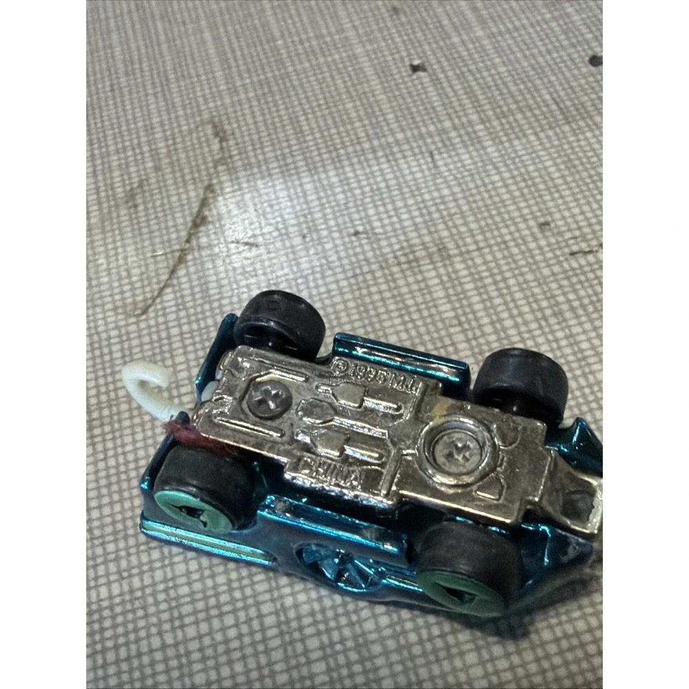 Vintage Micro Hot Wheels Racing Metals Chrome Blue Car Small Size Big Speed 1995